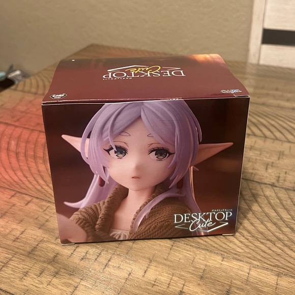 Frieren Desktop Cutie Figure - Picture 2 of 3